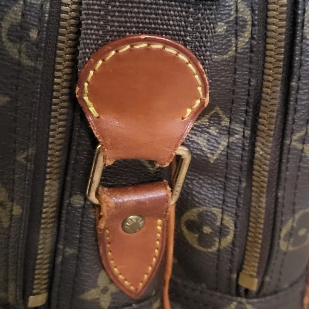 Louis Vuitton beautiful exelent